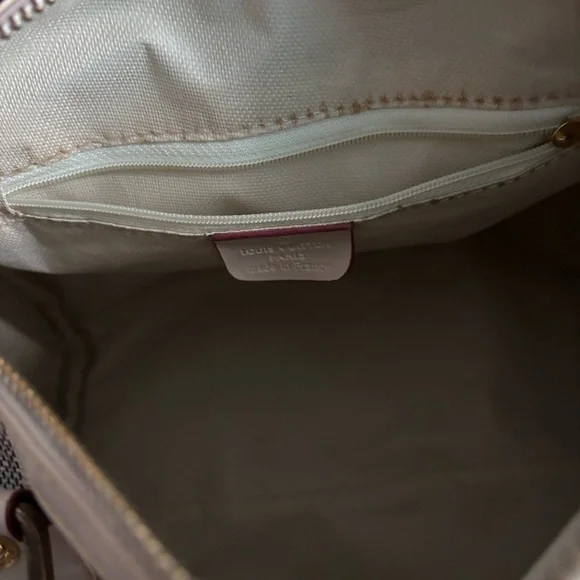 Checkered Beige and Cream Handbag - Picture 6 of 7